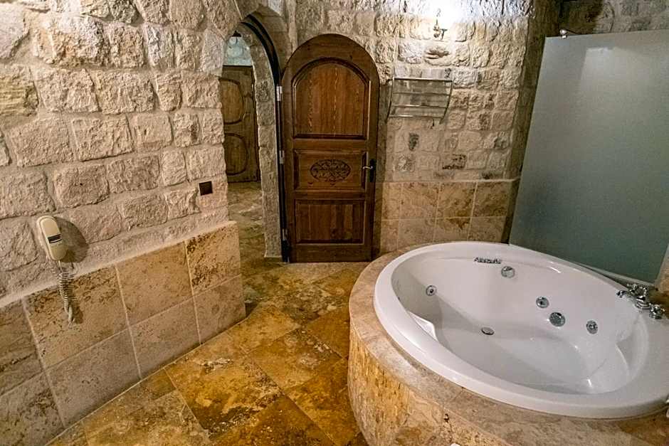 Kemerhan Cave Suites