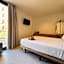 Hugo Beach Hotel & Apartments