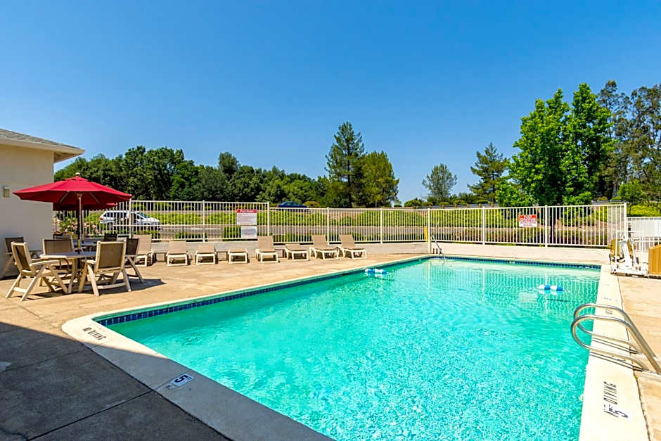 Motel 6-Redding, CA - Central