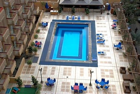 Standard Single Room (1 Queen Bed)