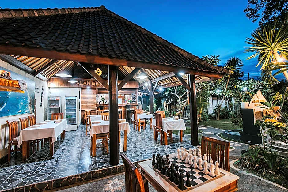 Alam Nusa Bungalow Huts & Spa