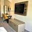 Holiday Inn Express Pratt By IHG