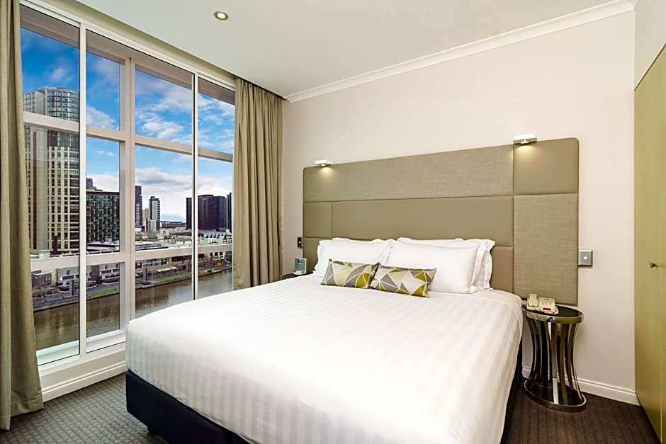 Clarion Suites Gateway