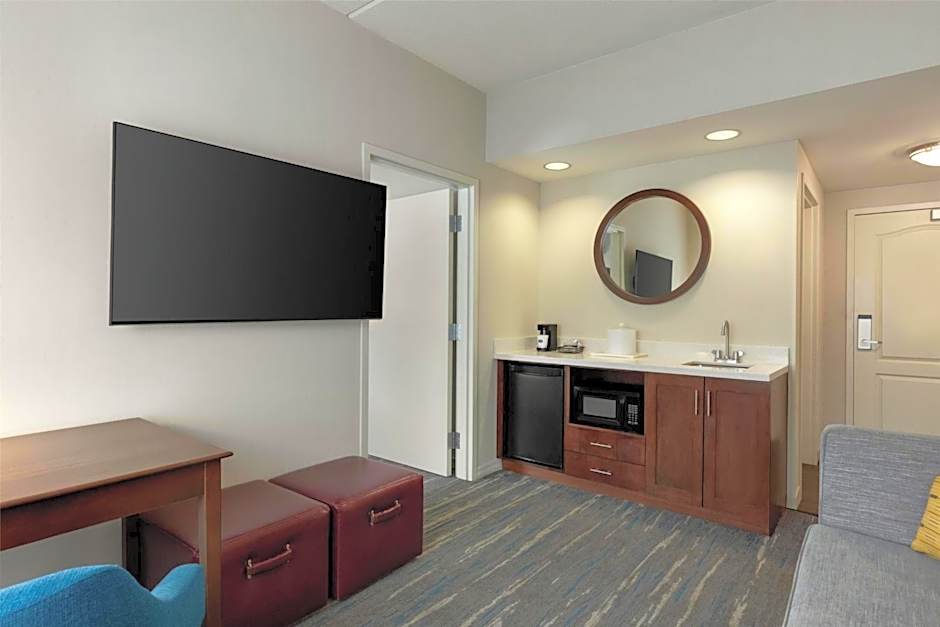 Hampton Inn By Hilton & Suites Pittsburgh/Harmarville