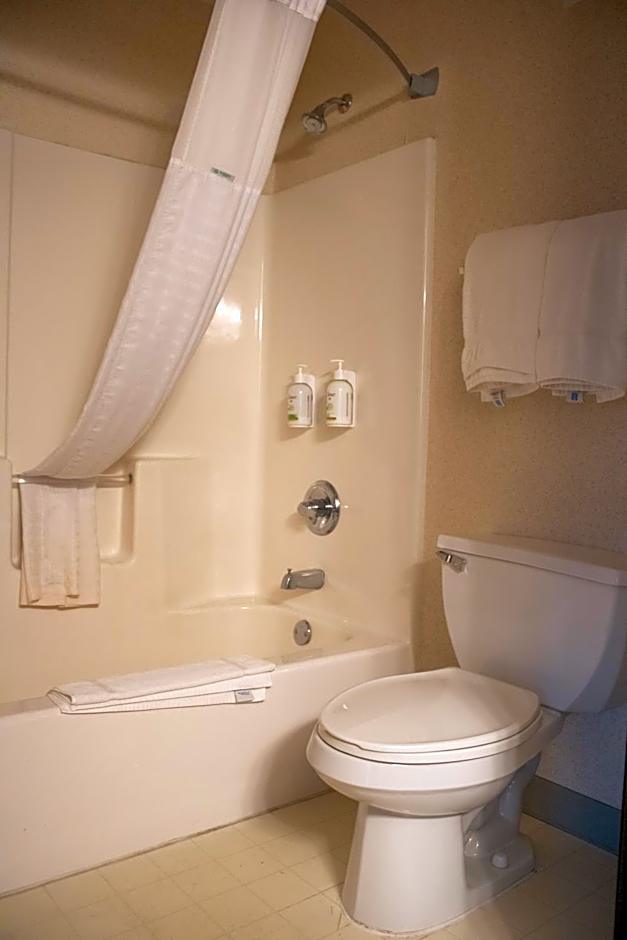 Baymont by Wyndham Howell/Brighton