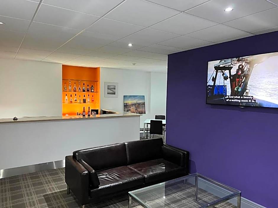 OYO Wave Crest Hotel