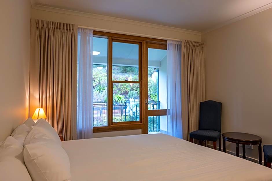 Elkanah Lodge and Conference Centre