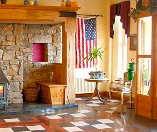 Fitzgeralds Hotel