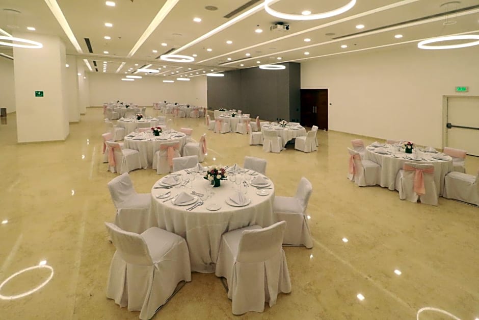 Holiday Inn & Suites Puerto Vallarta Marina & Golf By IHG