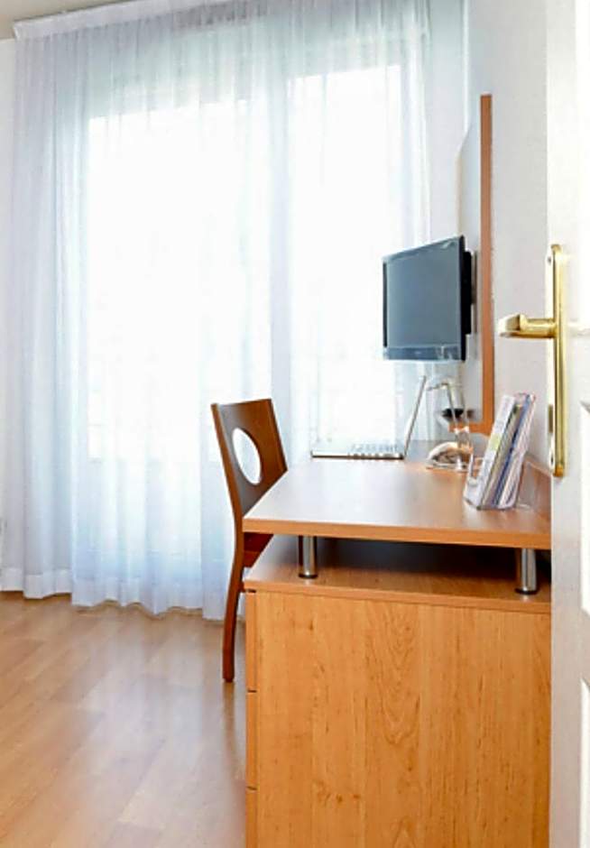 Sejours et Affaires Lyon Park Lane