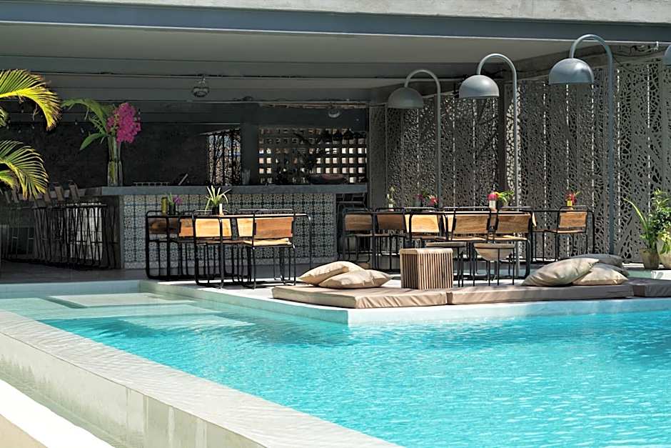 Casa Beach Hotel "Casa Del Mar"