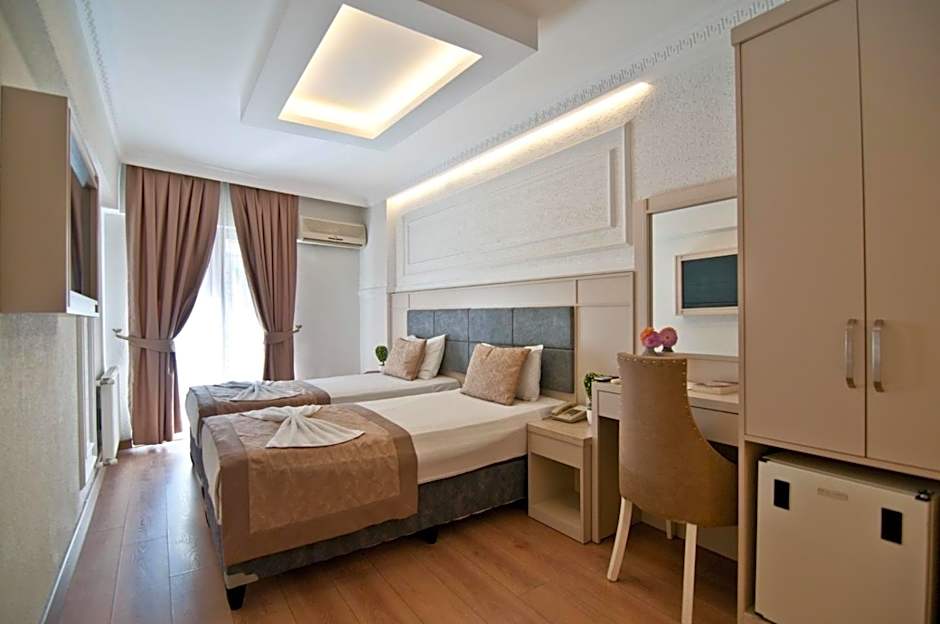 Royce Hotel
