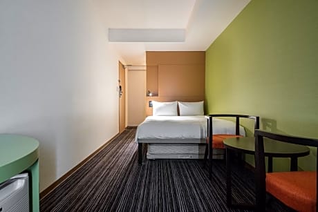 Deluxe Double Room with Shower - Non-Smoking