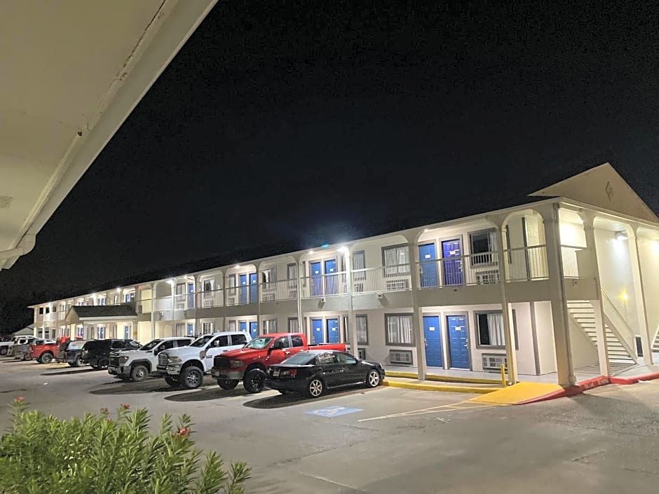 Motel 6-Bryan, TX - College Station