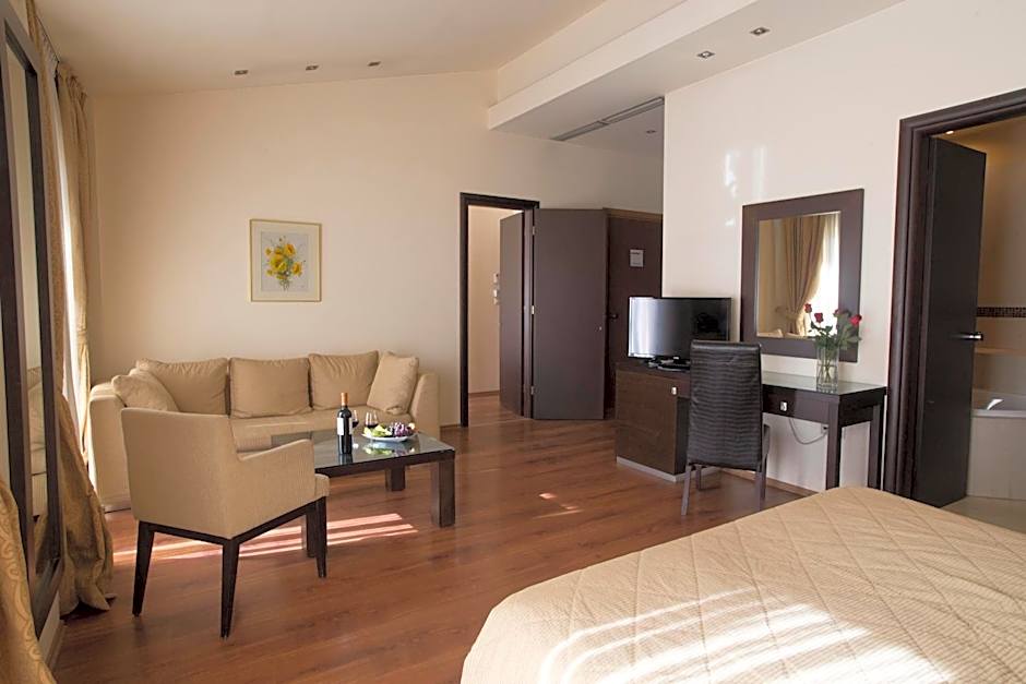 Davitel - Tobacco Hotel