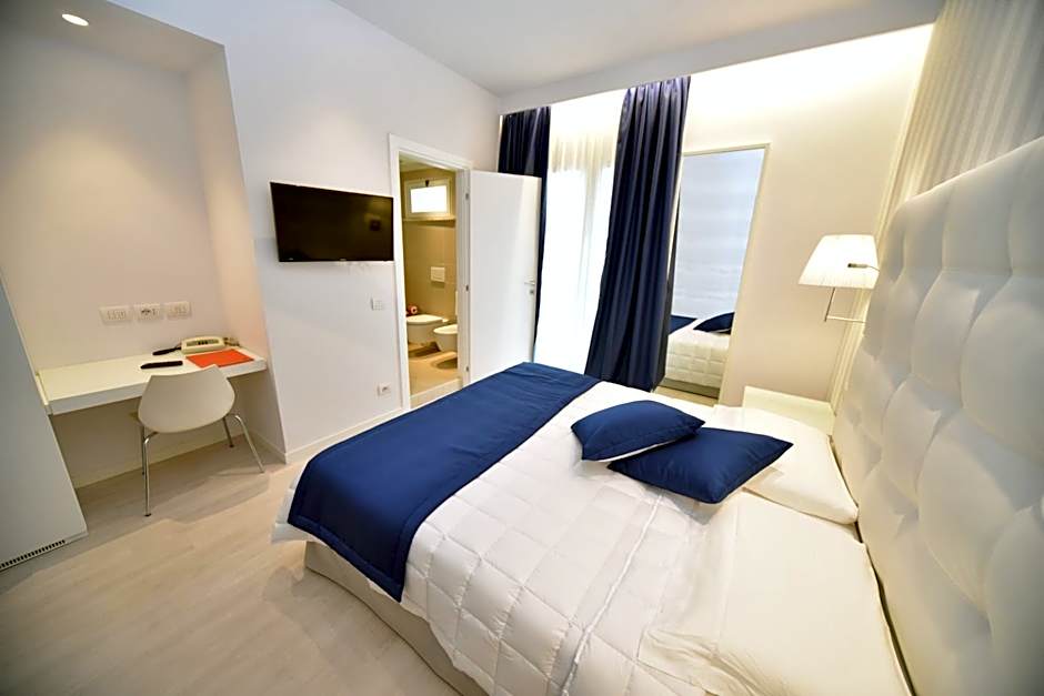 Hotel Fedora Riccione - FRONTE MARE