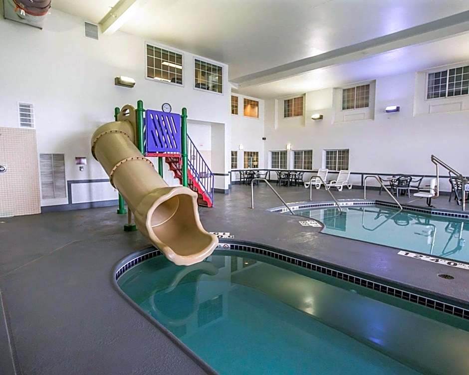 Quality Inn & Suites Dixon Near I-88