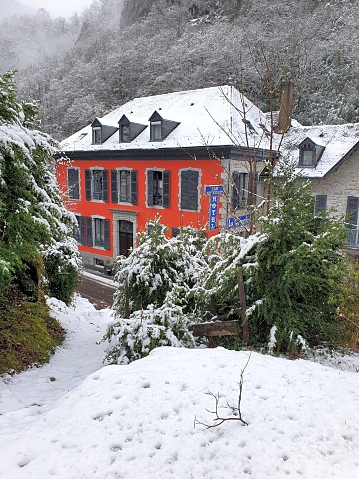 Auberge La Caverne