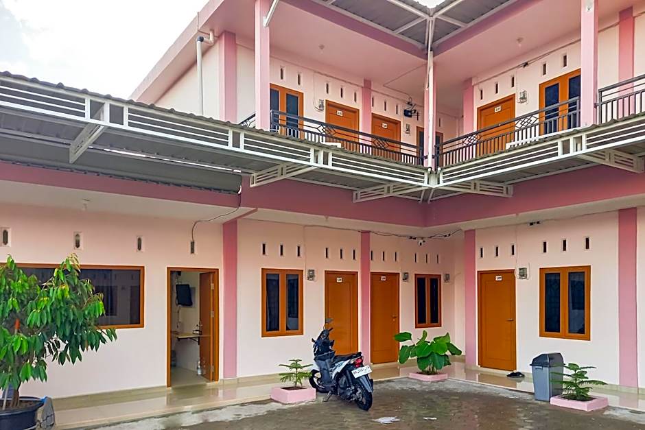 RedDoorz Syariah near JBC Jambi