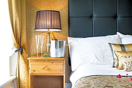 Deluxe Double Room (no pets allowed)