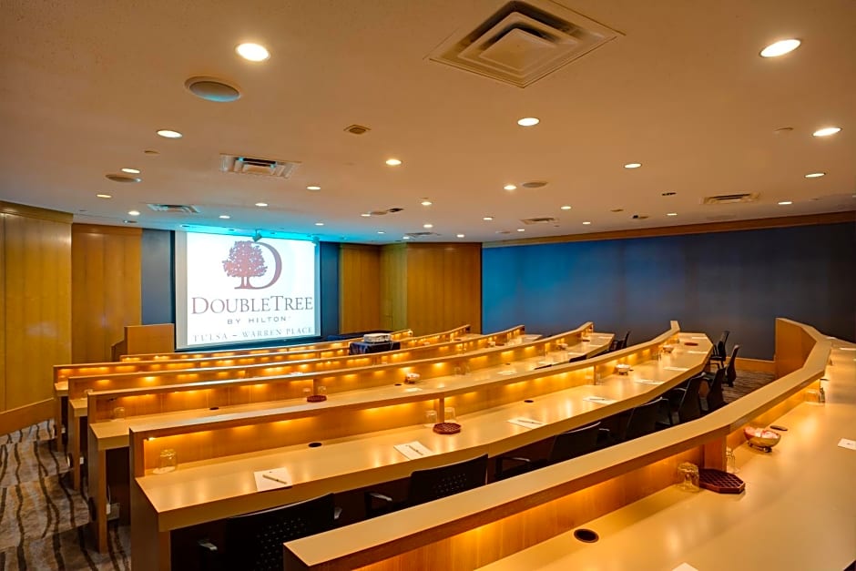 DoubleTree by Hilton Tulsa at Warren Place
