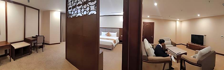 Duc Huy Grand Hotel and Spa