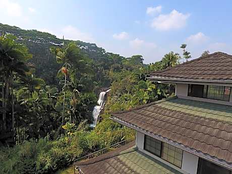The Inn at Kulaniapia Falls