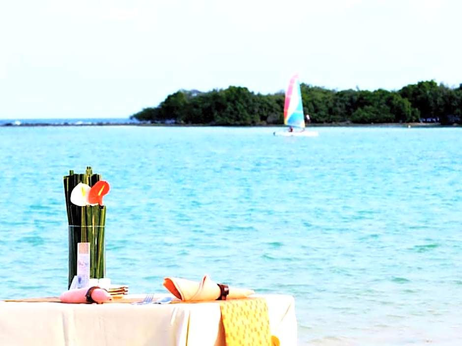 Iyara Beach Hotel and Plaza