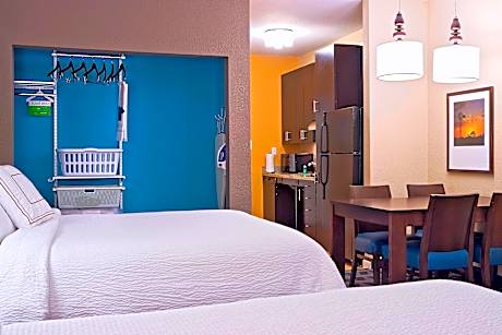 Studio, 2 Queen Beds (Mobility Accessible, Roll-In Shower)