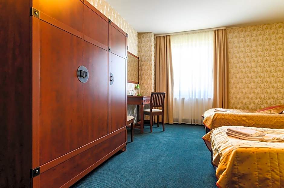 Synet CoLiving