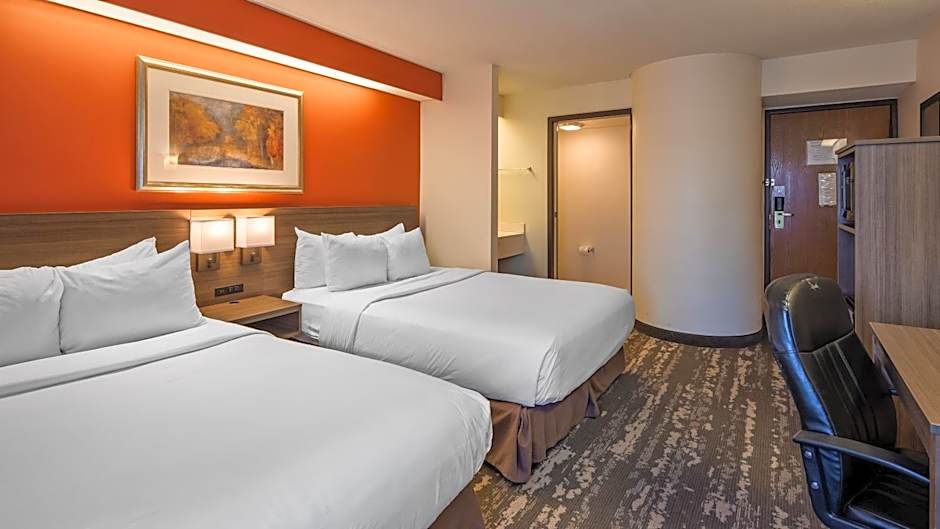 Charlevoix Inn & Suites SureStay Collection by Best Western