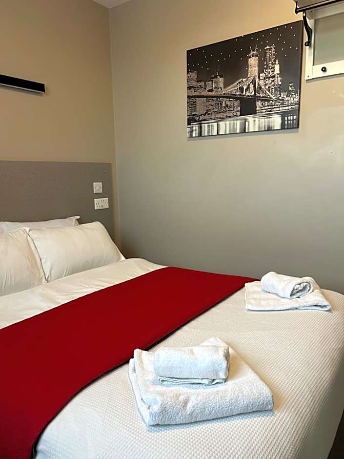 OYO Paragraph Palmers Green - Tottenham Stadium