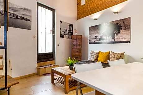 FridaysFlats, Dreamy Duplex - Stylish Beach Loft