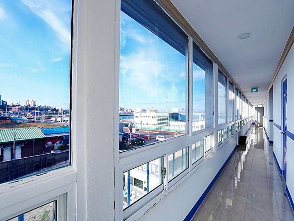 James Blue Guesthouse - Hostel