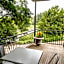 Altissimo Symphony Guesthouse