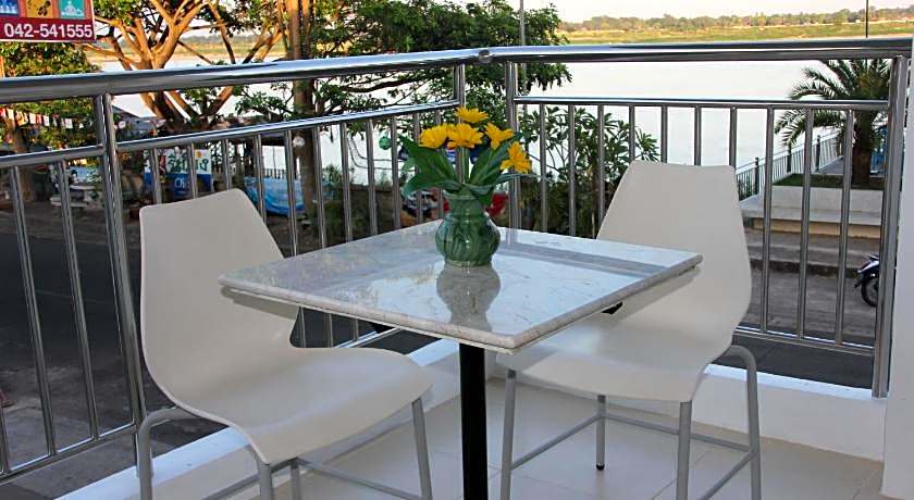 That Phanom River View Hotel