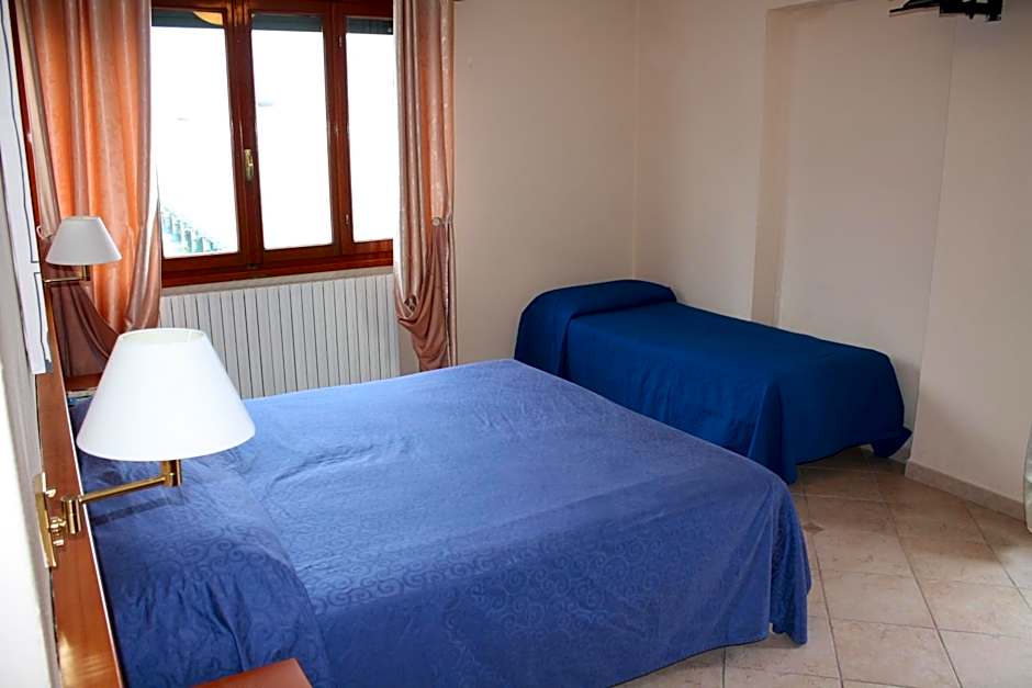 Albergo Ristorante Punta Dell'Est