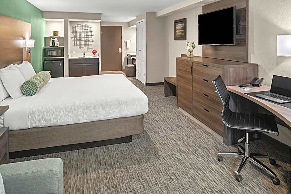 Yosemite Southgate Hotel & Suites