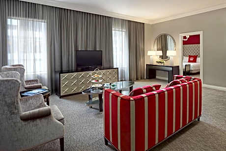 Deluxe Suite - 1 King Bed