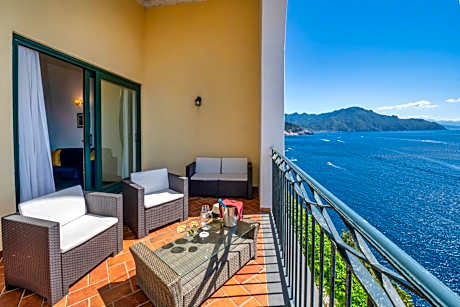 Suite with Sea View