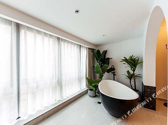 Lanyue Hotel