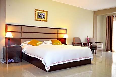 Hillside Plaza Hotel