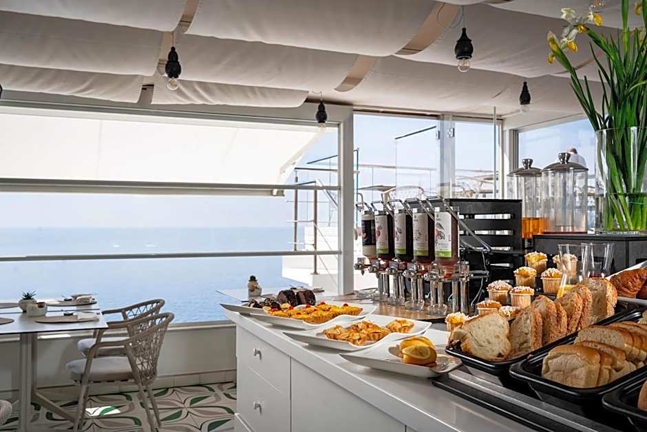 Hotel Eden Roc Suites