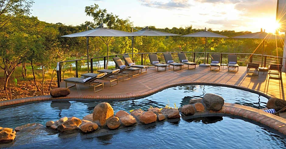 Victoria Falls Safari Club