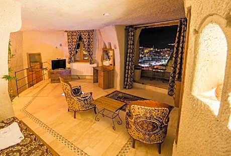 Junior Cave Suite with Balcony