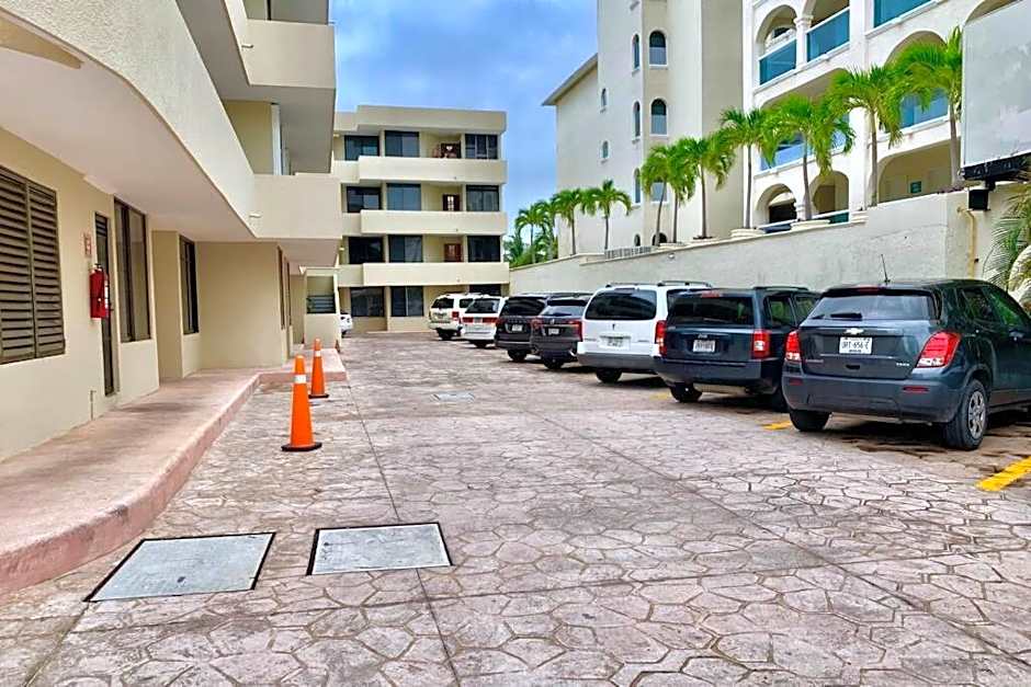 Oceanfront Condo BM By Andiani