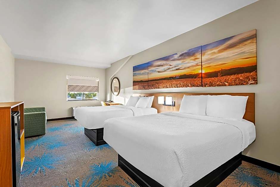 Photo 1 sur 5 de 2 Queen Beds with Sofabed