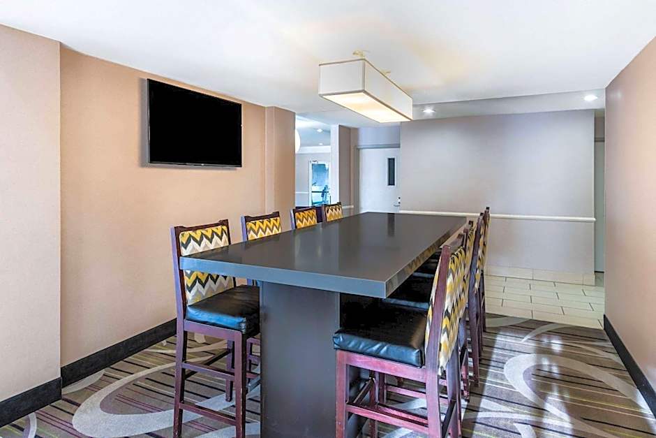 La Quinta Inn & Suites by Wyndham Roswell