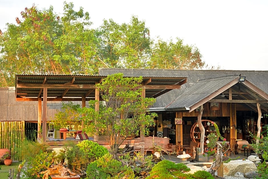 18 Bonsai Garden Resort