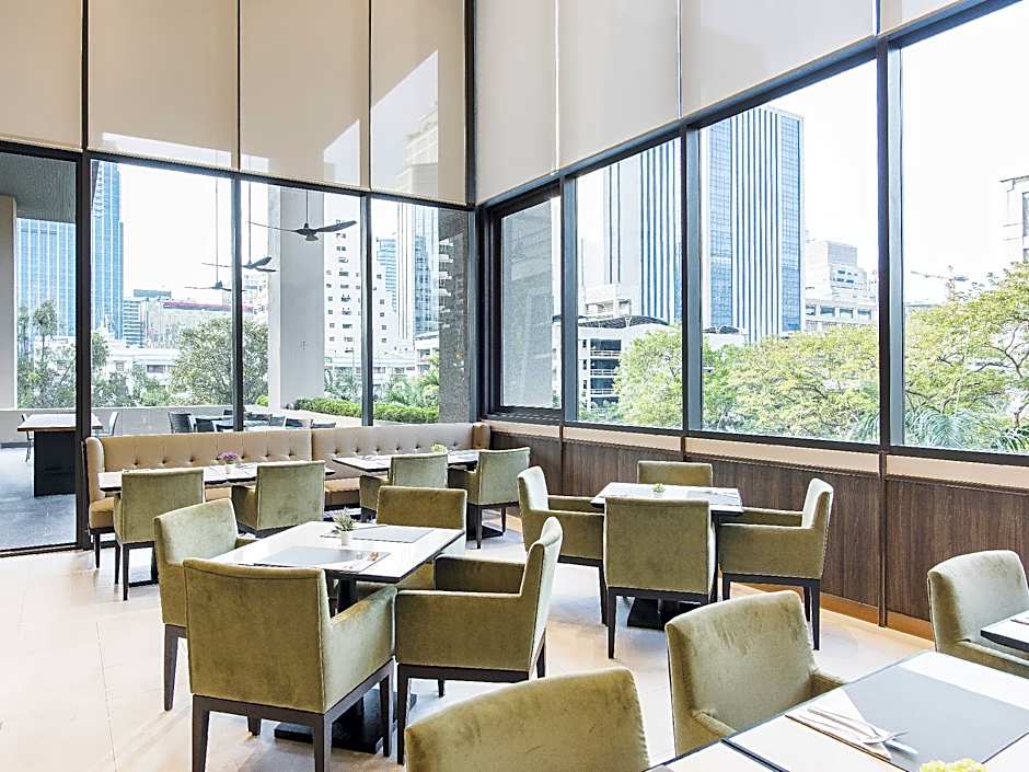 Bliston Suwan Parkview Hotel